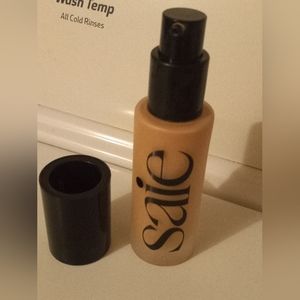 Saie Beauty Superglow foundation 7
